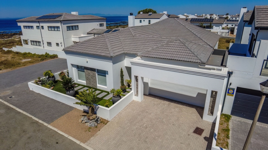 4 Bedroom Property for Sale in Sandy Point Beach Estate Western Cape